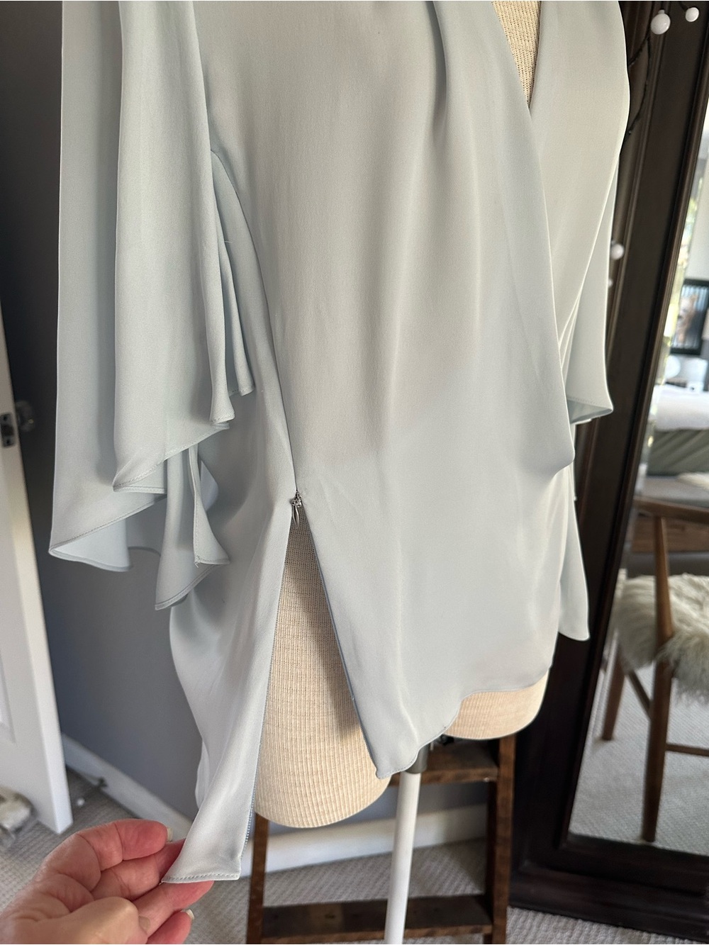 Elie Tahari Pale Blue Draped V-Neck Flutter Sleeve Silk Blouse, size large - Picture 8 of 17
